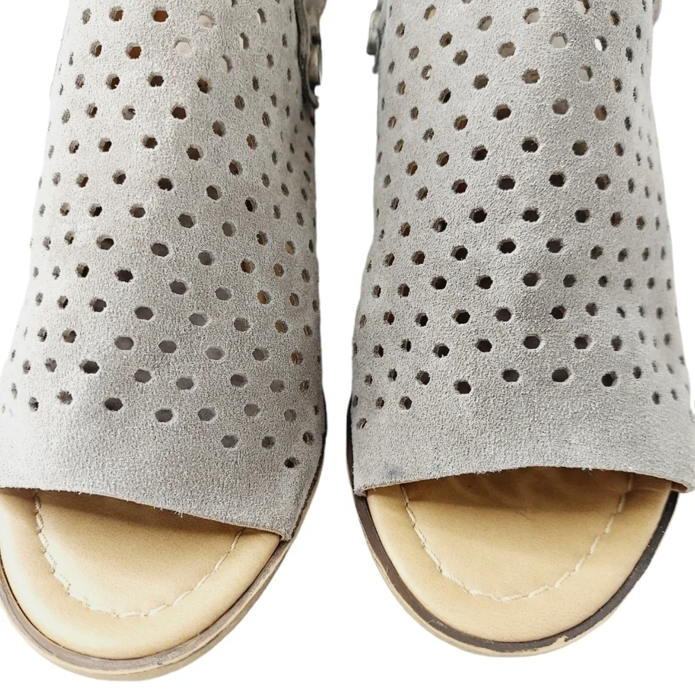 Sophia Milano Perforated Sandals Block Heel Womens Size 7 M Taupe Nubuck Leather